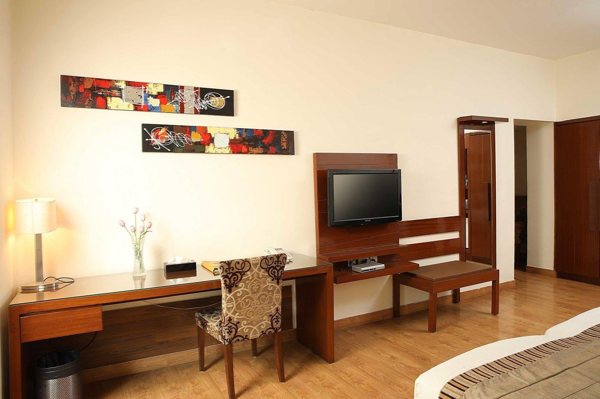 Ahuja Residency Sunder Nagar Ξενοδοχείο Νέο Δελχί Εξωτερικό φωτογραφία